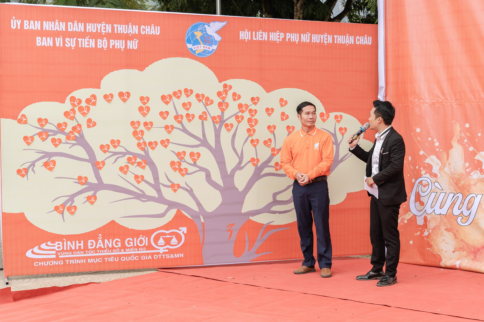 Nam giới cùng đồng hành với phụ nữ xoá nhoà định kiến giới. tc3.jpg