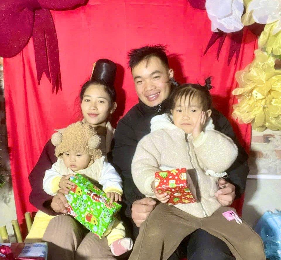 Gia đình anh Cà Văn Lanh, chị Cà Thị Tươi ở bản Thán Sàng, xã Muổi Nọi, huyện Thuận Châu, tỉnh Sơn La được nhận hỗ trợ từ Gói chính sách hỗ trợ phụ nữ DTTS sinh đẻ an toàn và chăm sóc sức khỏe trẻ em th.jpg