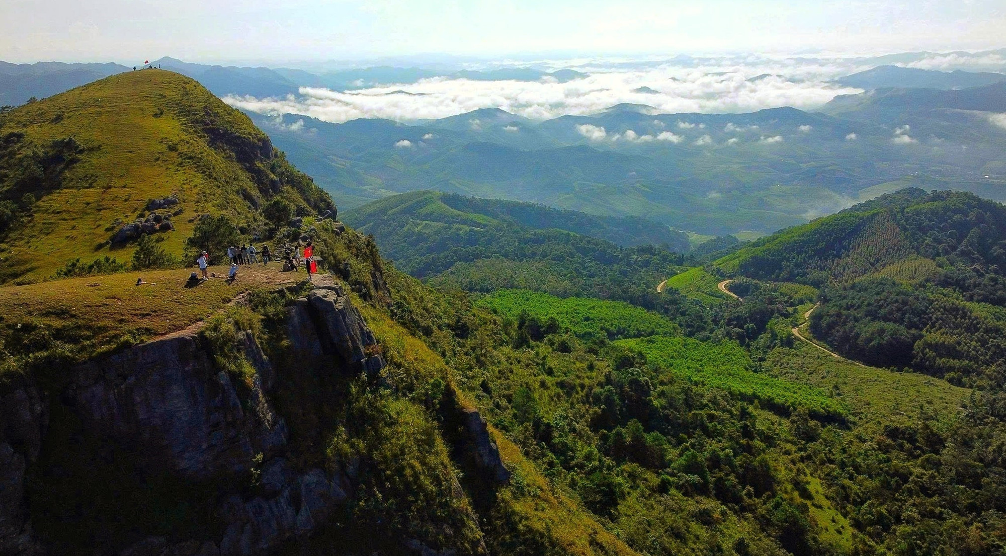 Nằm ở độ cao hơn 1.000m so với mực nước biển, cao nguyên Đồng Cao, xã Vân Sơn được mệnh danh là “Sa Pa thu nhỏ”. may1-25925.jpg