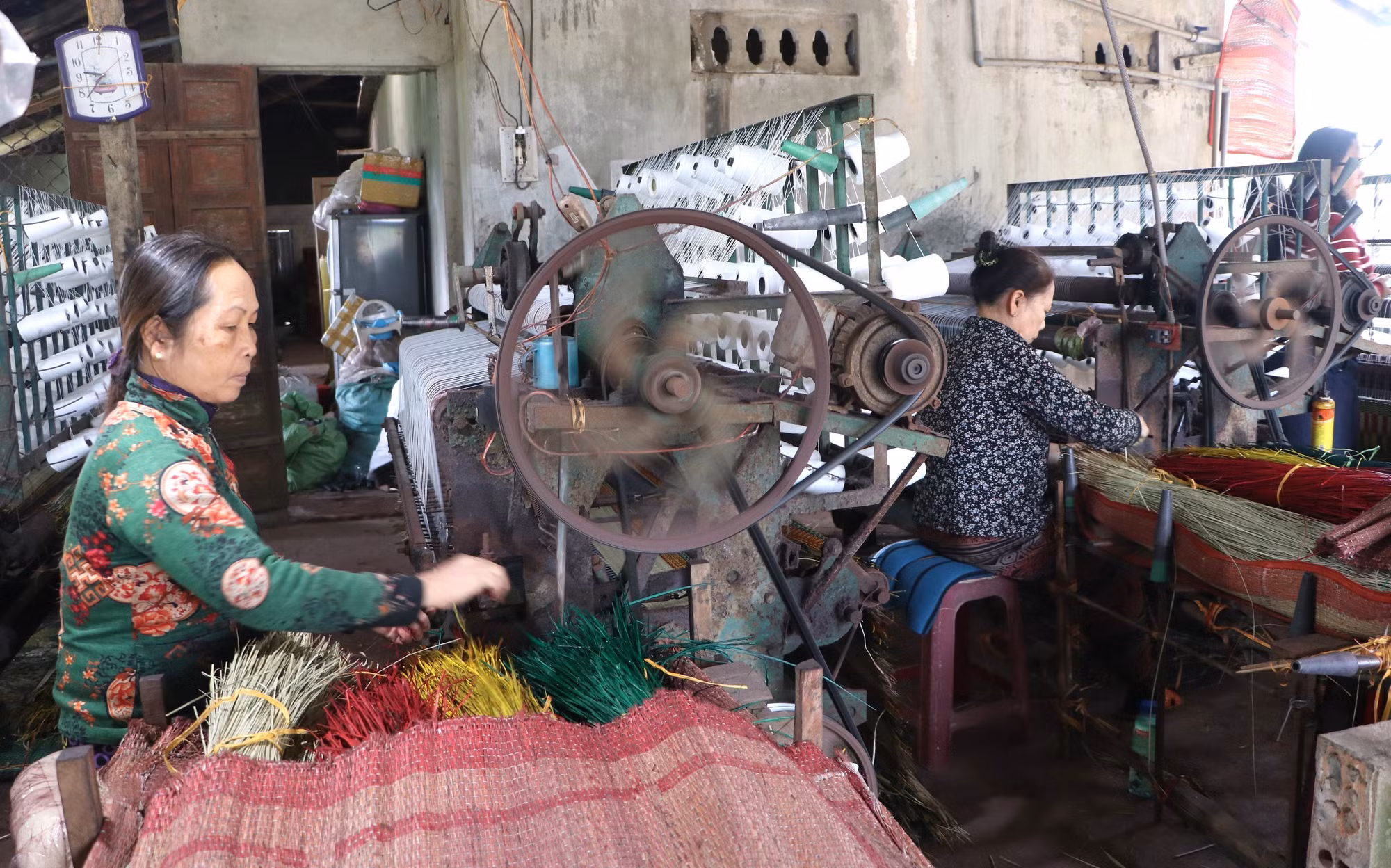 Người dân hối hả sản xuất vụ Tết tại “thủ phủ” chiếu cói Thu Xà.