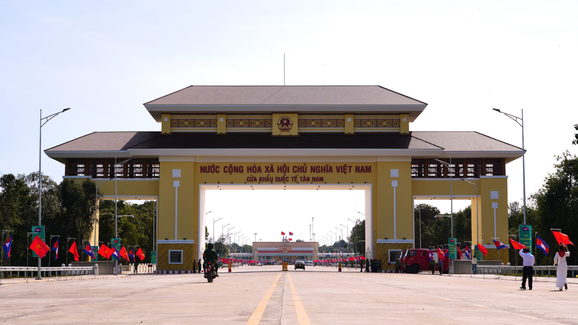 Cửa khẩu quốc tế Tân Nam (xã Tân Biên, tỉnh Tây Ninh) vừa được khai trương.