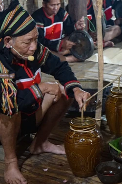 Sắc xuân rộn ràng qua Lễ chúc sức khỏe của người Gia Rai