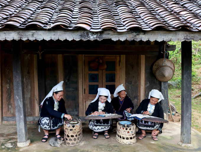 Các hộ dân ở xóm Hoài Khao (Nguyên Bình) kinh doanh dịch vụ homestay phục vụ du khách đến tham quan, nghỉ dưỡng. Ảnh: Nhật Anh/TTXVN cao-bang-18525-5.jpg