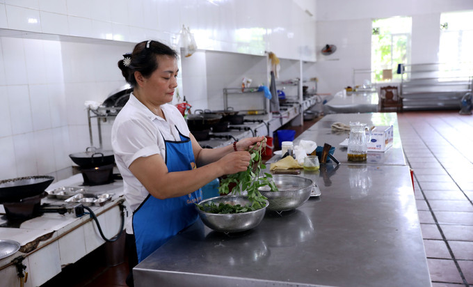 Bếp ăn phục vụ cán bộ từ tỉnh Hà Giang (cũ) về Tuyên Quang làm việc. tuyen-quang-12725-12.jpg