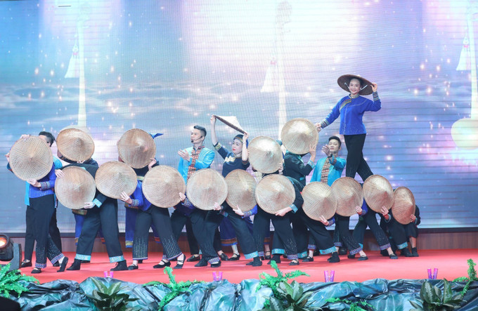 Những tiết mục nghệ thuật đặc sắc mang đậm nét văn hoá độc đáo của vùng Công viên địa chất toàn cầu UNESCO Lạng Sơn. Ảnh: Anh Tuấn/TTXVN lang-son-28625-10.jpg
