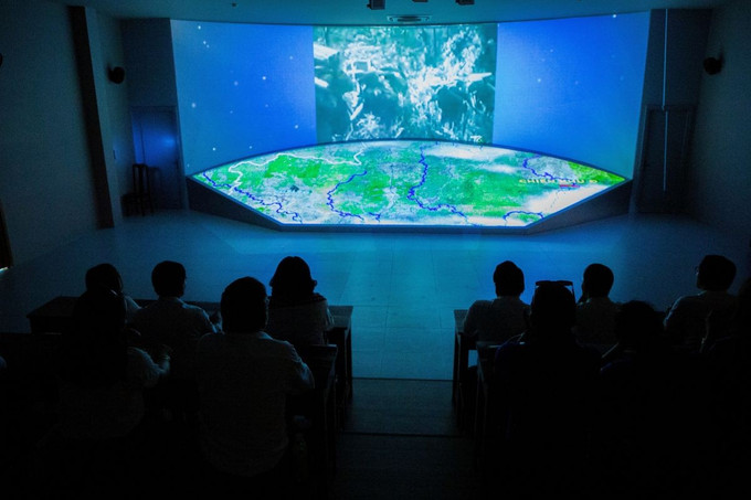 Ứng dụng số hóa bằng công nghệ 3D mapping tại Khu di tích lịch sử văn hóa quốc gia đặc biệt Căn cứ Trung ương Cục miền Nam mang đến trải nghiệm mới mẻ, hấp dẫn. tay-ninh-51025-11.jpg
