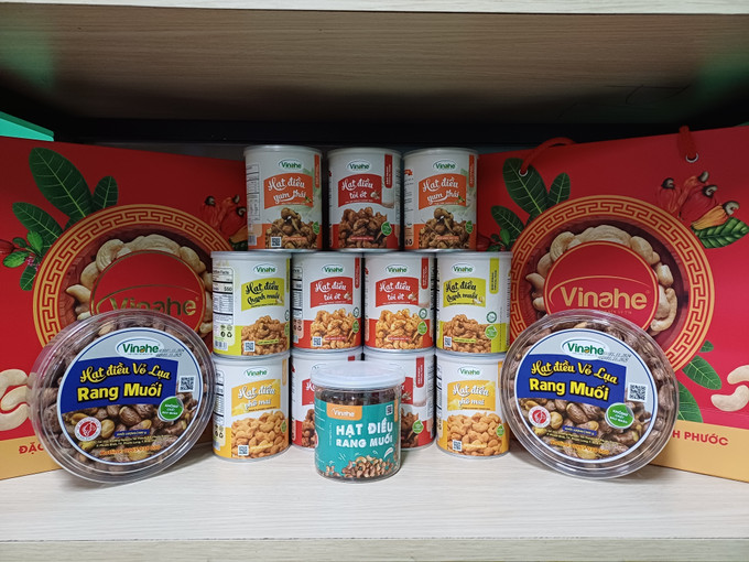 Bộ sản phẩm hạt điều của Công ty TNHH Vinahe ở thị xã Phước Long, tỉnh Bình Phước cũ. Ảnh: K GỬIH/TTXVN hat-dieu-27725-11.jpg
