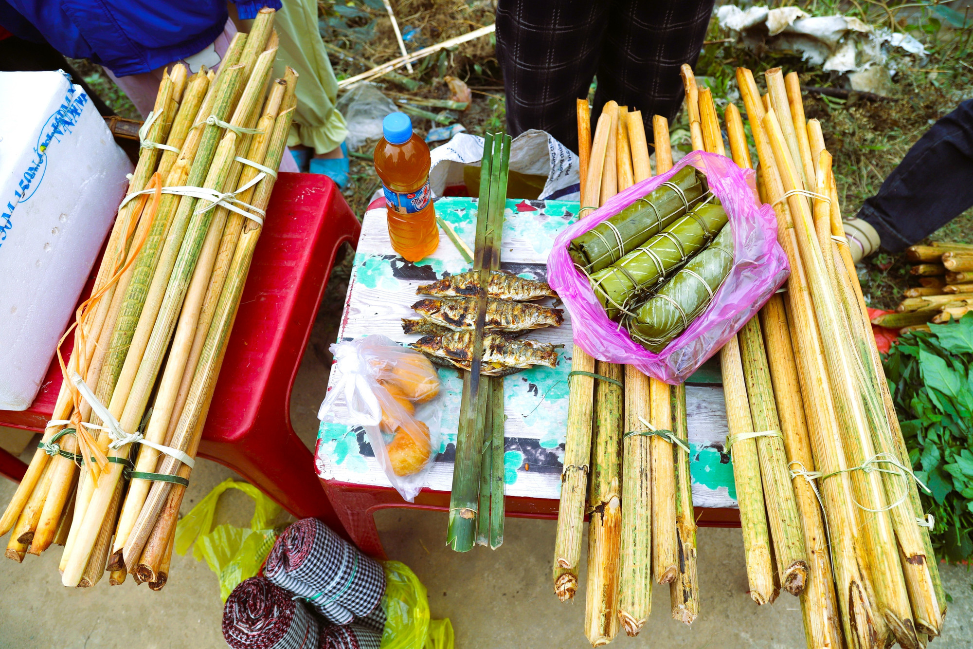 Không gian ẩm thực dân tộc với các món ăn truyền thống như canh nhọc, moọc cá, cơm lam, cá nướng… đã tạo điểm nhấn, góp phần quảng bá ẩm thực bản địa và thu hút khách tham quan, trải nghiệm.
