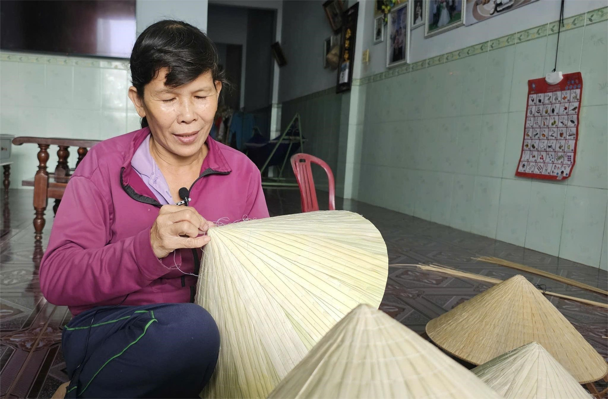 Hiện nay có 578 hộ dân tham gia làm nghề nón lá Gò Găng.