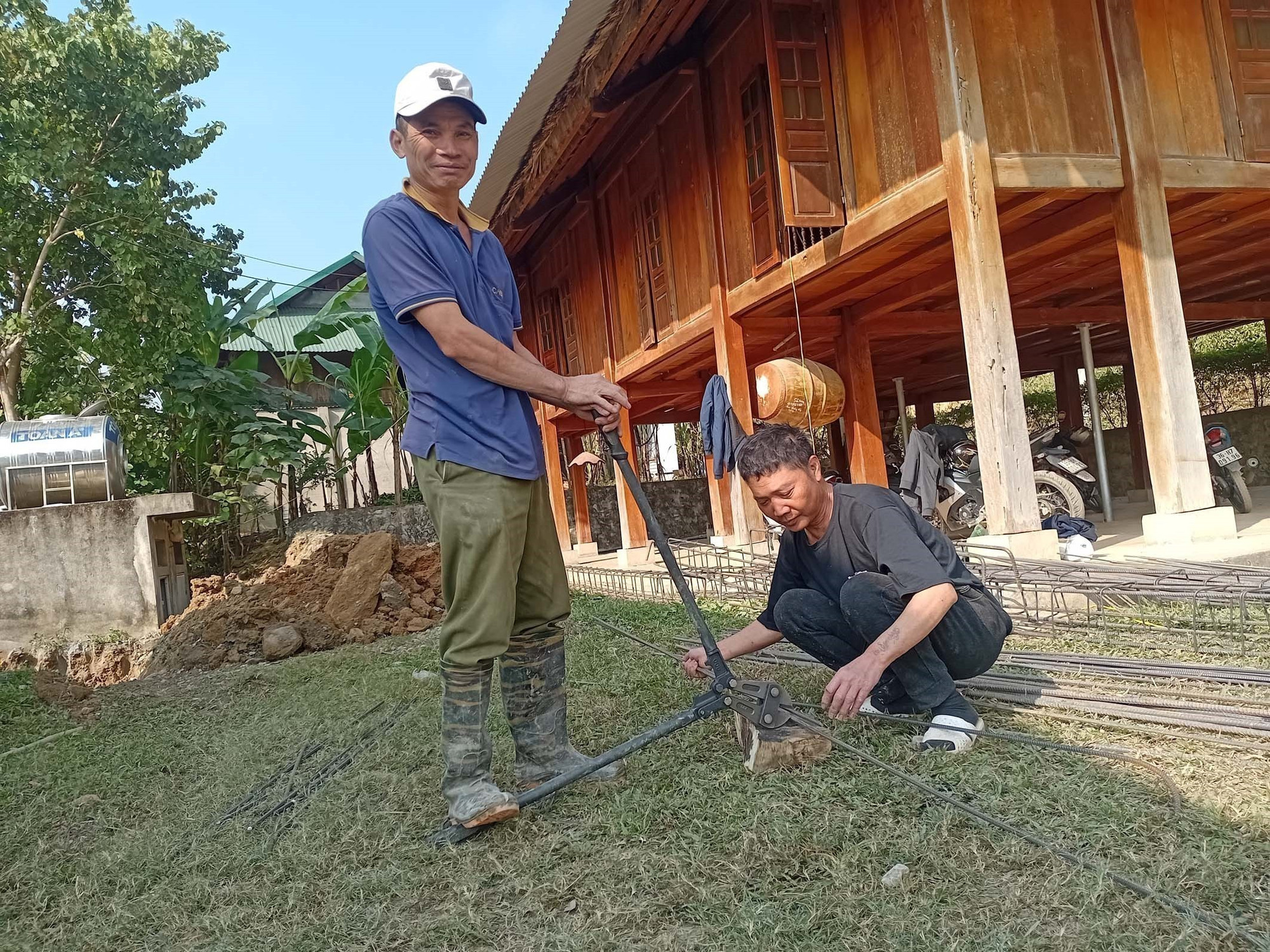 Người dân bản Phe, xã biên giới Tam Thanh, tỉnh Thanh Hóa, đã ổn định cuộc sống, khôi phục được sản xuất sau lũ.