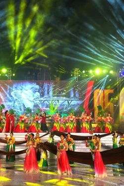 'Người là niềm tin tất thắng' - Bản hòa ca tri ân và khát vọng vươn lên