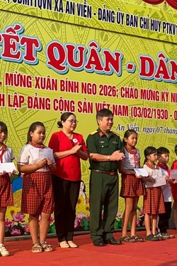 Ấm áp không khí Tết quân dân trong vùng đồng bào thiểu số