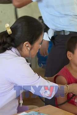 Nâng cao nhận thức chăm sóc sức khỏe đồng bào thiểu số vùng biên