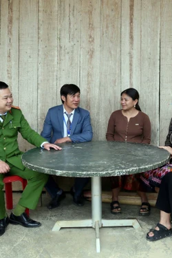 Mô hình phối hợp giúp học sinh vùng biên 'vững bước đến trường'