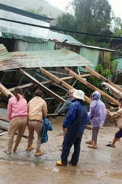 Xã Măng Ri (Quảng Ngãi) thiệt hại nặng do bão số 3
