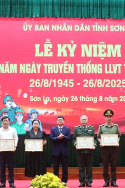 Xây dựng lực lượng vũ trang tỉnh Sơn La tinh, gọn, mạnh