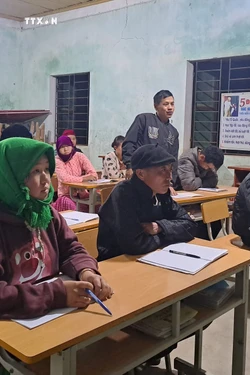 Khát vọng học chữ trên Cao nguyên đá Đồng Văn