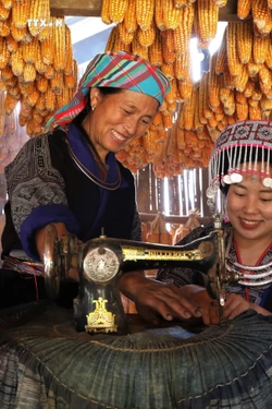 Độc đáo ngôi Nhà ngô ở Màng Mủ 