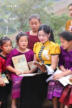 Những thầy, cô giáo trẻ "gieo chữ" nơi vùng cao biên giới
