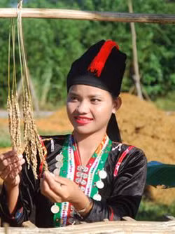 Phong tục cưới xin của người Khơ mú ở Nghệ An