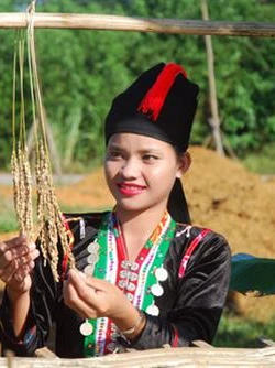 Phong tục cưới xin của người Khơ mú ở Nghệ An