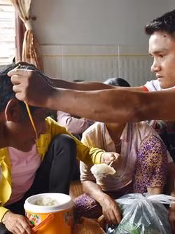 Ý nghĩa lễ nâng khăn đầu trong đám cưới của người Mạ