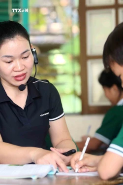  Cô giáo Cầm Thị Hoa gắn bó với học sinh vùng cao Sơn La
