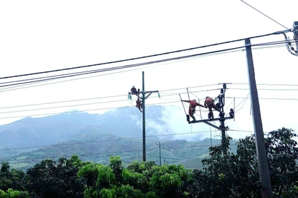 Đưa điện về 5 bản vùng lõm điện, lõm sóng miền Tây Nghệ An