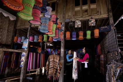 Phát triển du lịch cộng đồng gắn với giữ gìn bản sắc văn hóa dân tộc Thái