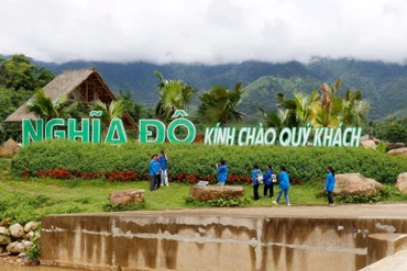 Di sản văn hóa Lào Cai - 'Mỏ vàng' phát triển du lịch