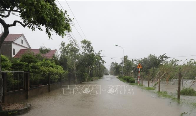 Nghệ An: Bão số 10 gây mưa lũ, sạt lở, ngập lụt diện rộng, chia cắt nhiều tuyến giao thông