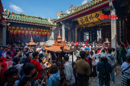 Hội quán người Hoa ở Chợ Lớn hút khách dịp Lễ hội Nguyên Tiêu