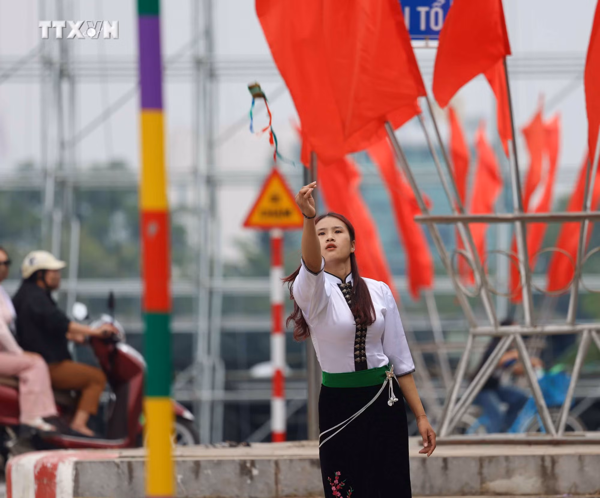 vna_potal_soi_noi_thi_dau_cac_mon_the_thao_trong_ngay_hoi_vhttdl_cac_dan_toc_vung_dong_bac_lan_thu_xi_7684675.jpg