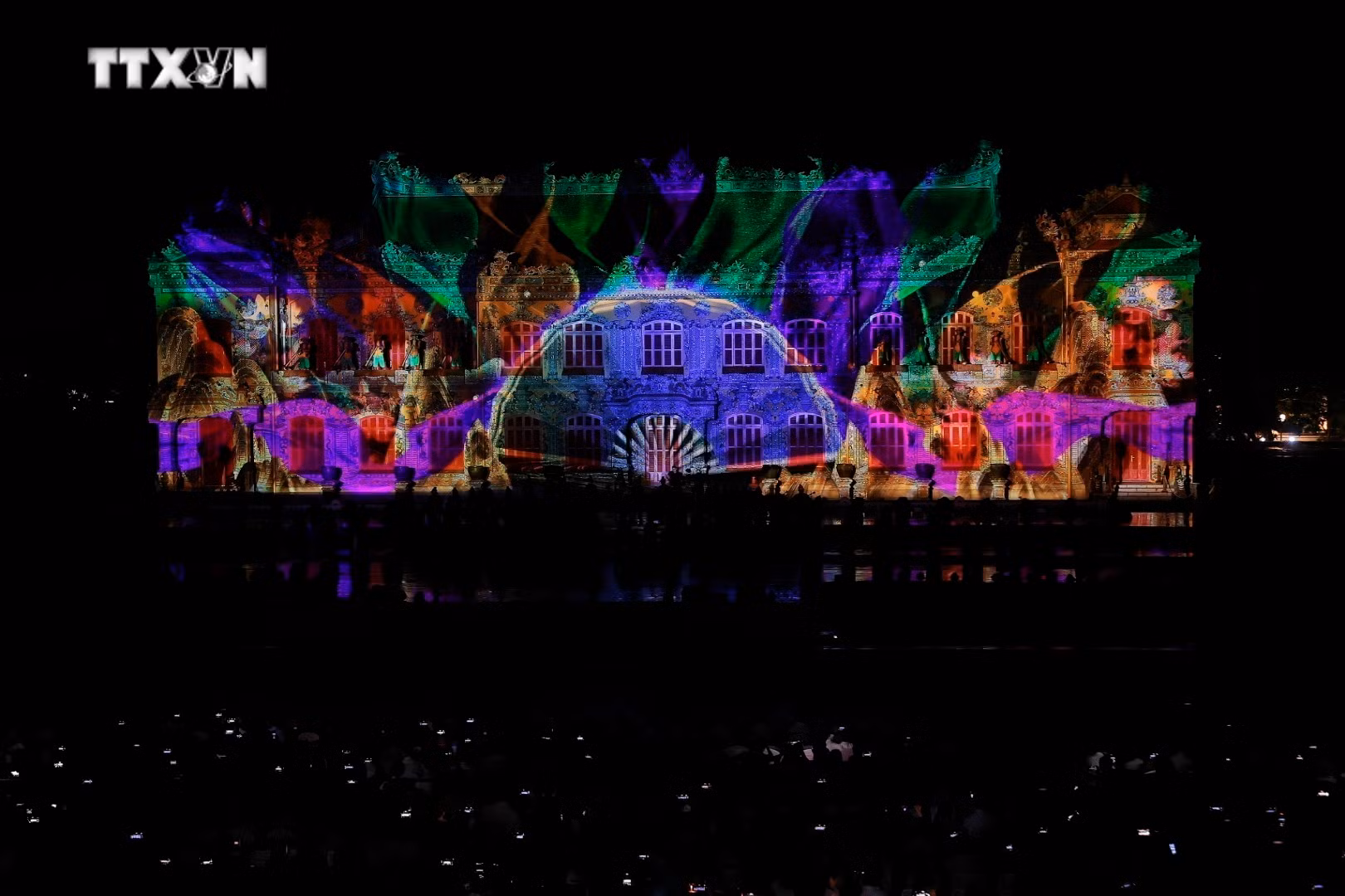 vna_potal_khai_mac_tuan_le_festival_nghe_thuat_quoc_te_hue_2024_7419215.jpeg