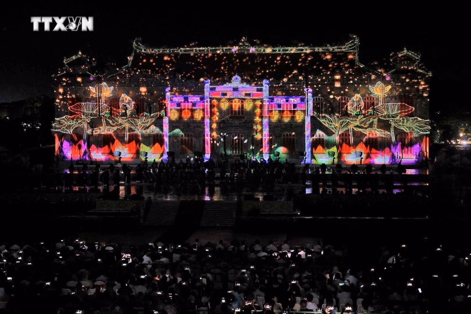 vna_potal_khai_mac_tuan_le_festival_nghe_thuat_quoc_te_hue_2024_7419325.jpeg