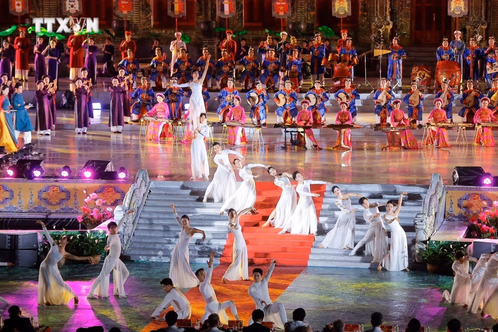 vna_potal_khai_mac_tuan_le_festival_nghe_thuat_quoc_te_hue_2024_7419237.jpeg