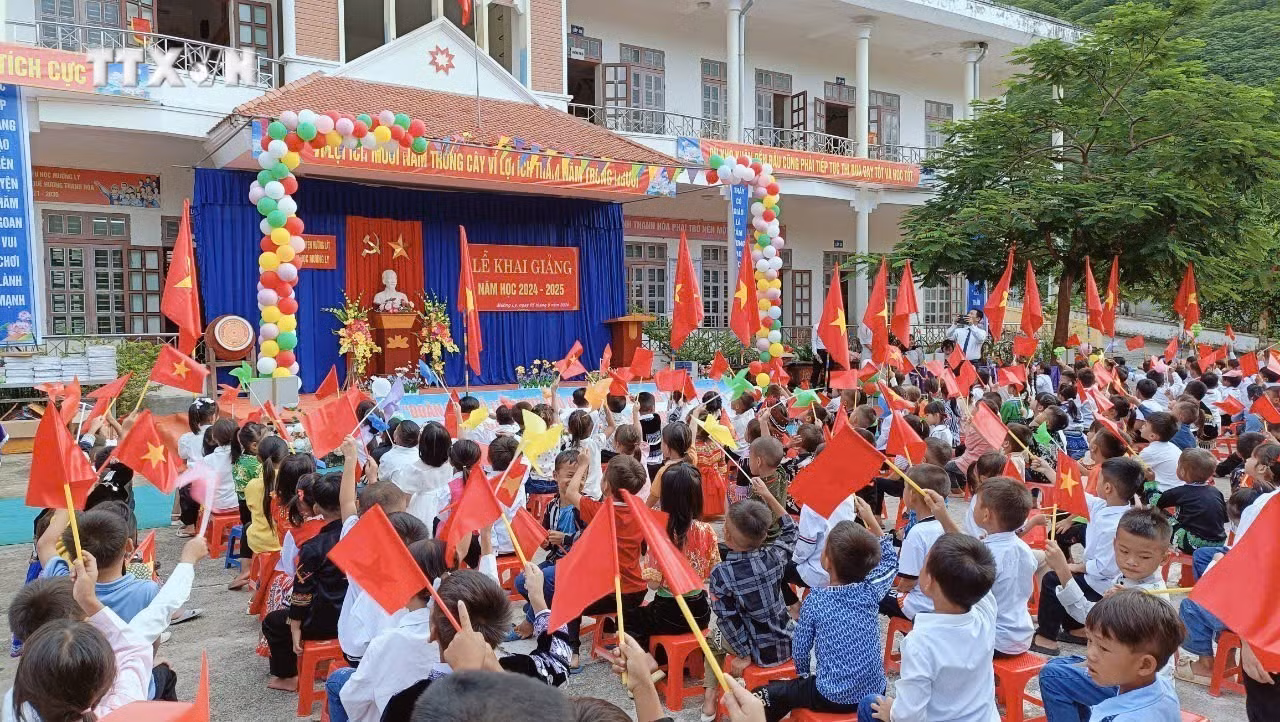 vna_potal_hon_23_trieu_hoc_sinh_ca_nuoc_buoc_vao_nam_hoc_moi_2024-2025_7573705.jpg
