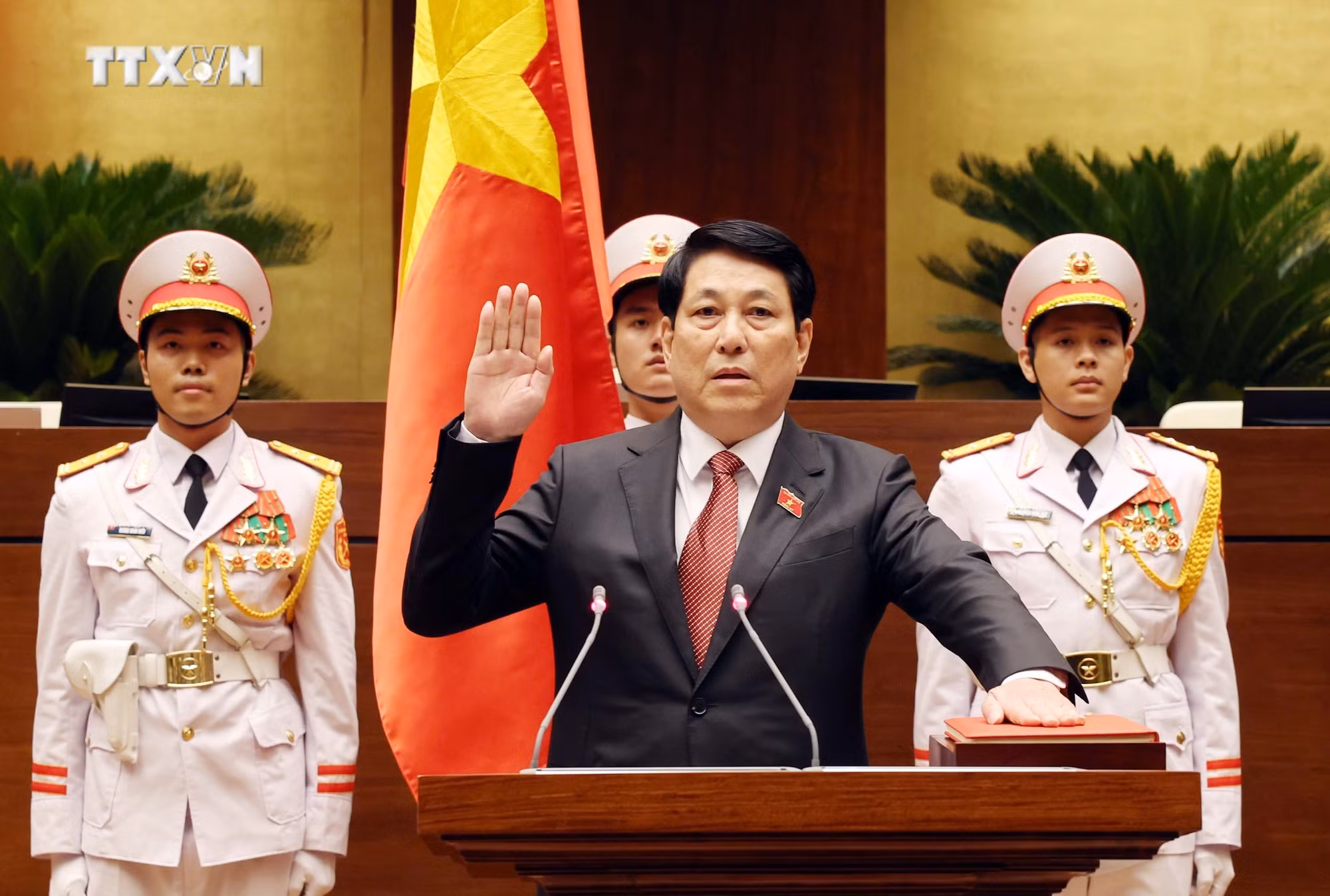 vna_potal_dong_chi_luong_cuong_duoc_bau_giu_chuc_chu_tich_nuoc_chxhcn_viet_nam__7662895.jpg