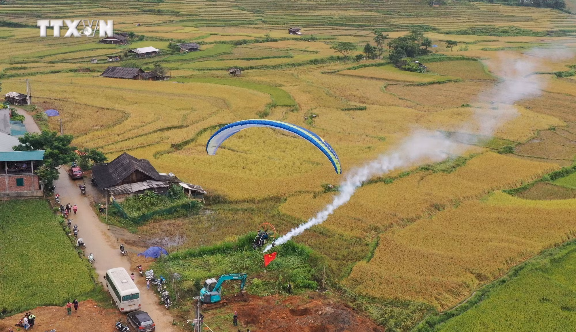 vna_potal_yen_bai_khai_mac_festival_du_luon_“bay_tren_mua_vang”_nam_2023_6984419.jpg