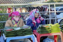 Rộn ràng chợ phiên vùng cao Keo Lôm