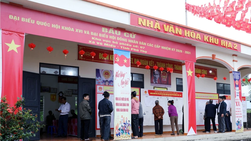 Nội dung dễ hiểu, bằng tiếng dân tộc đến với cử tri xứ Mường