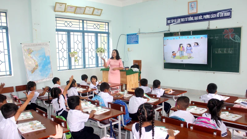 Chú trọng giảng dạy tiếng Việt cho trẻ em dân tộc thiểu số