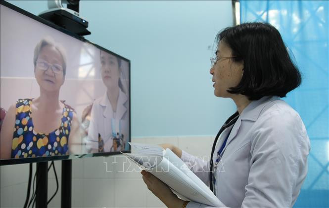 Khám bệnh từ xa – giải pháp hữu hiệu chăm sóc sức khỏe cộng đồng từ cơ sở 