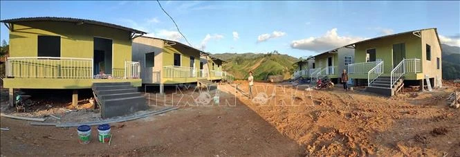 Nhà mới cho đồng bào vùng bị sạt lở núi xã Trà Leng. Ảnh: Trần Tĩnh – TTXVN