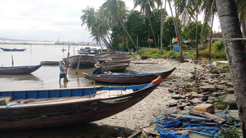 Các ngành chức năng xã Tam Hải và huyện Núi Thành có nhiều nỗ lực trong việc điều chỉnh dự án nhằm giảm thiểu số hộ dân bị ảnh hưởng. Ảnh: Đoàn Hữu Trung-TTXVN