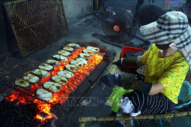 Nhu cầu cá thu nướng dịp tết tăng cao