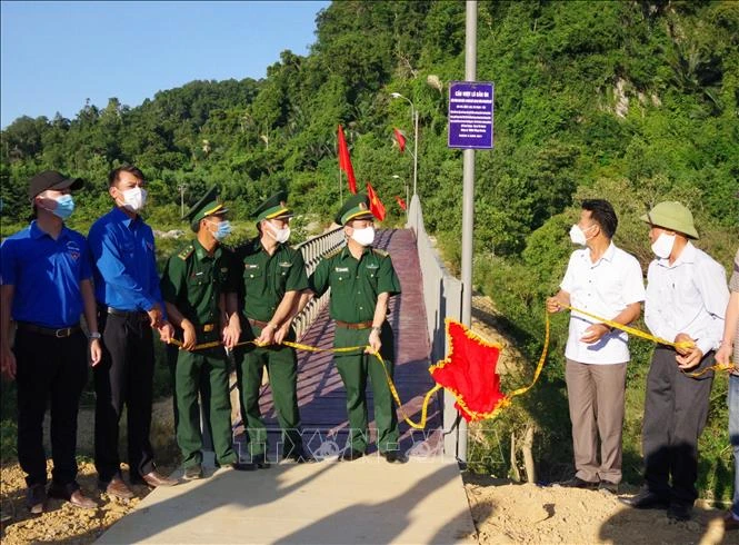 Khánh thành, đưa vào sử dụng cầu vượt lũ cho đồng bào Rục