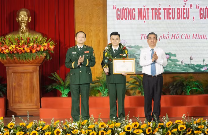 potal-bo-doi-bien-phong-tuyen-duong-guong-mat-tre-tieu-bieu-trien-vong-nam-2024-7919875.jpg