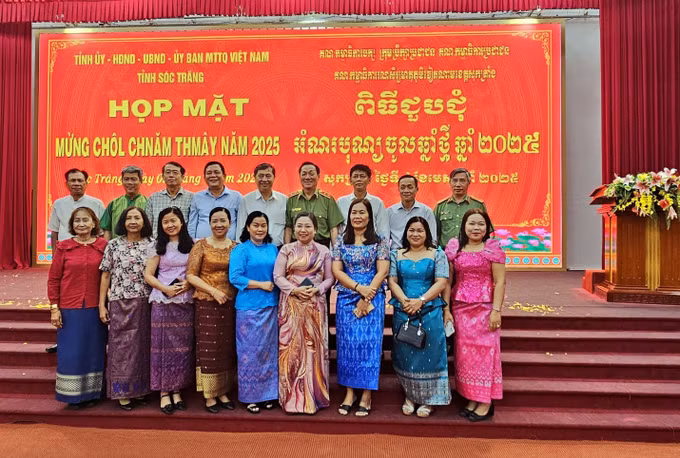 potal-soc-trang-hop-mat-mung-tet-chol-chnam-thmay-cua-dong-bao-khmer-7962704.jpg