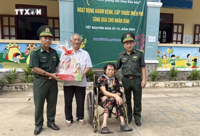 vna-potal-xuan-bien-phong-am-long-dan-ban-nam-2025-tai-thanh-pho-ho-chi-minh-7790643.jpg